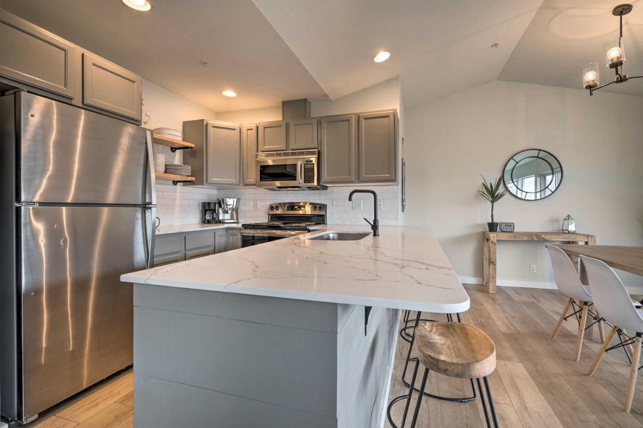 Chic Chelan Condo With Balcony, Walk To Lake And Dtwn! Exterior foto