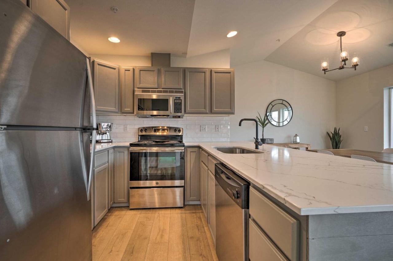 Chic Chelan Condo With Balcony, Walk To Lake And Dtwn! Exterior foto