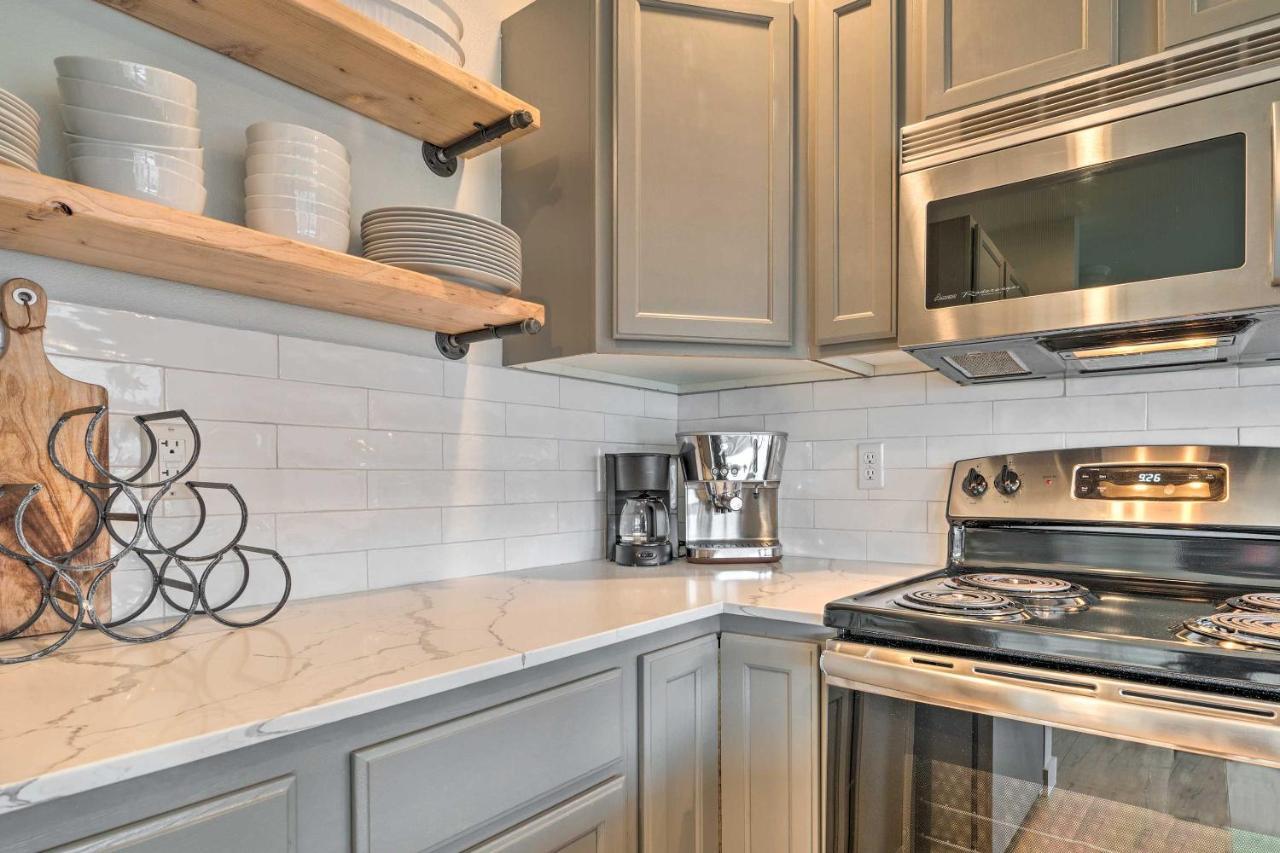 Chic Chelan Condo With Balcony, Walk To Lake And Dtwn! Exterior foto